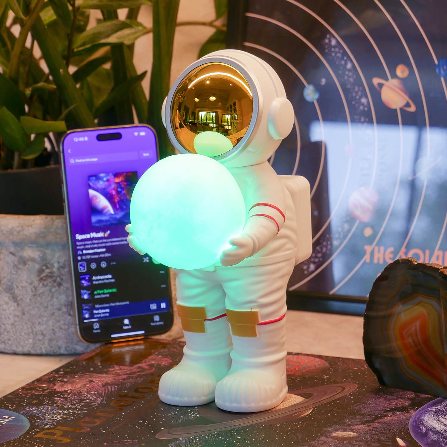 Astronaot Bluetooth zvučnik i svetlo za raspoloženje - Mesec