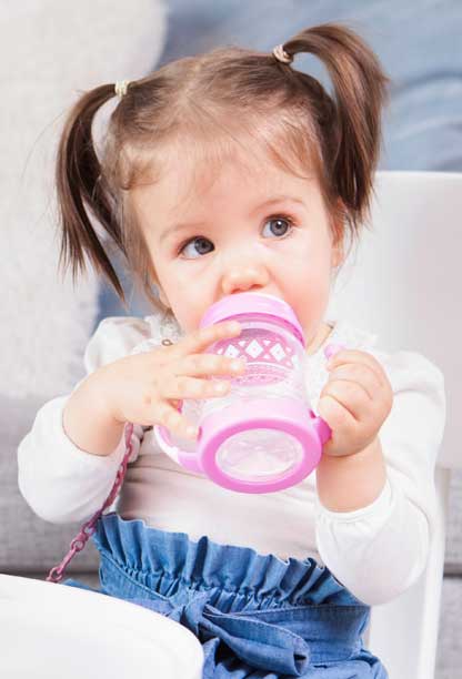 ELFI Šolja sa silikonskim piskom TRENDY BABY, 275 ml